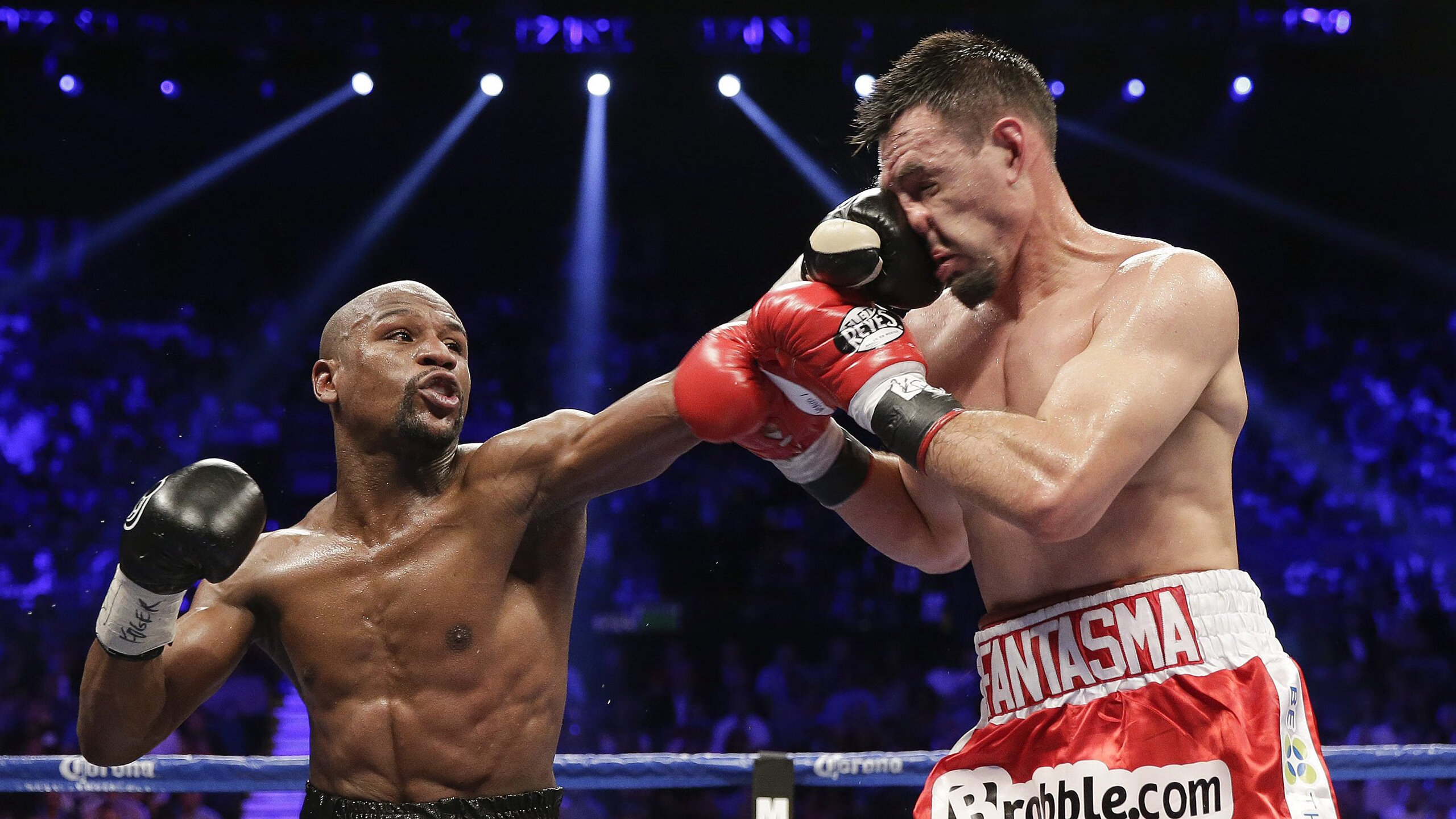 开云体育入口-传奇对决：史上最经典的篮球比赛1VS1单挑回顾，传奇蓝传奇红对决